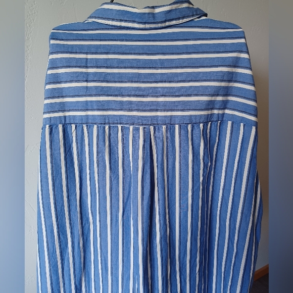 NWT a.n.a Blue and White Stripe Button-down Shirt - Picture 8 of 9